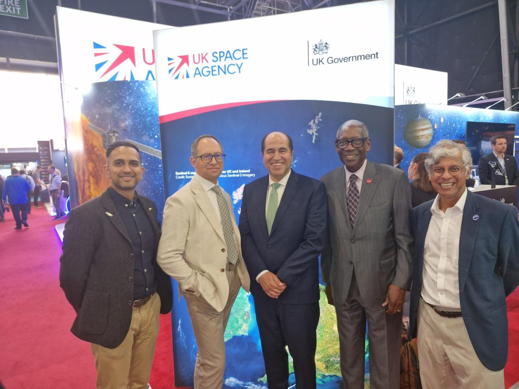 Representatives from USRA, Perpetual Atomics, The National Centre For Earth Observation and Space Park Leicester announce their partnerships at Farnborough Air Show